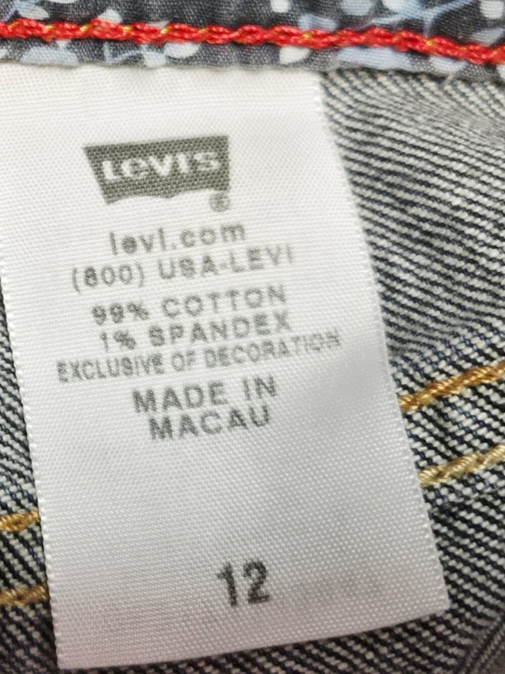 EUC Women's Levi's 550 Relaxed Fit Red Tab 5" Inseam Denim Jeans Shorts Size 12 - Picture 9 of 13